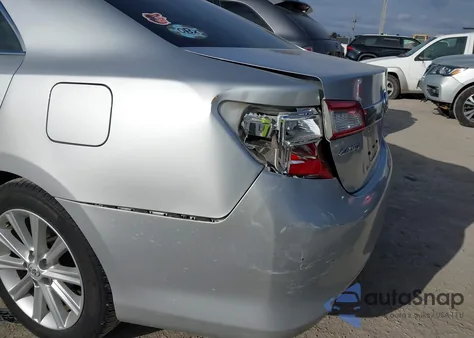 2014 Toyota Camry Hybrid Xle z USA, uszkodzony, nr VIN 4T1BD1FK4EU111691